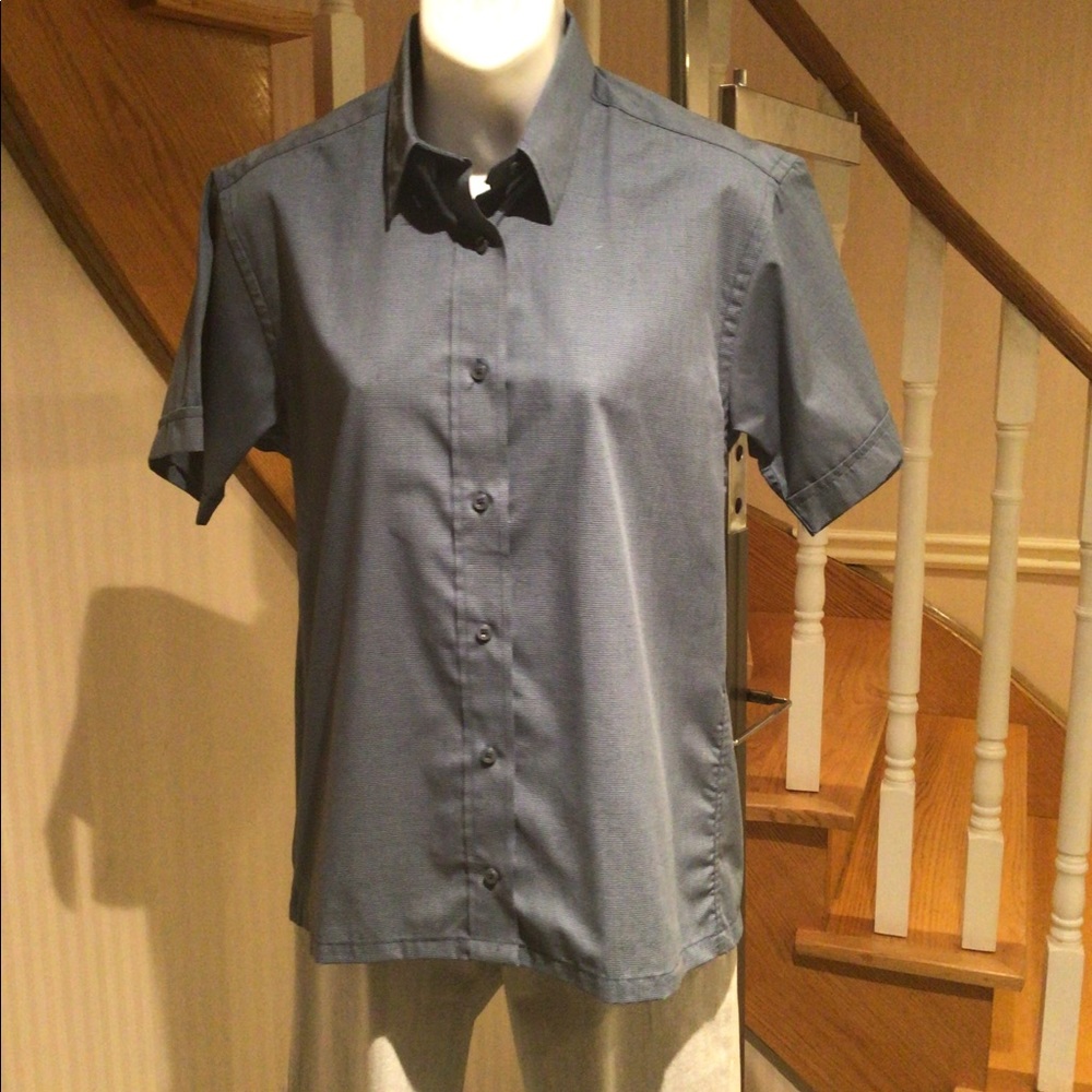 NWOT Forsyth Blue with black threading  short sleev…